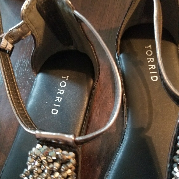 Torrid sandals 7.5 - Picture 2 of 3